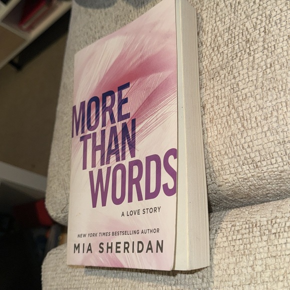 Beautiful Love Story Novel by Mia Sheridan 📖 “More Than Words” - Picture 3 of 5